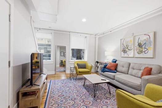11-web-or-mls-15 W 15th St B3-11