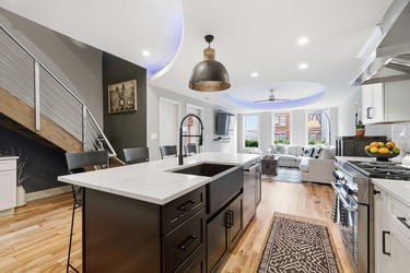 11-web-or-mls-208 Wade St-11