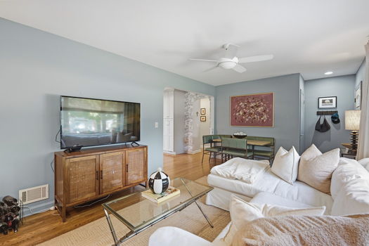 11-web-or-mls-7721 Naomi Ave-11
