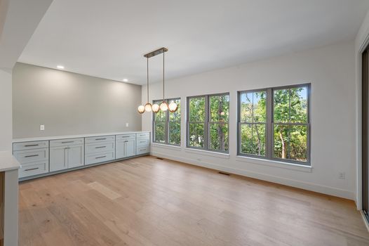 13-Dining Area