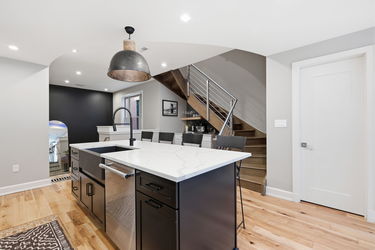 14-web-or-mls-208 Wade St-14