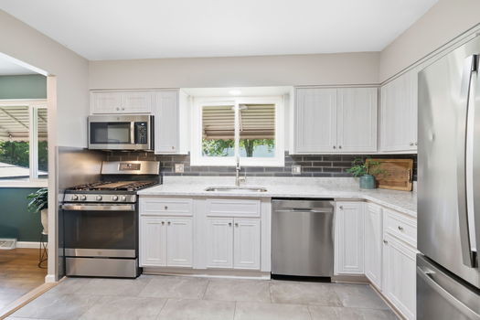 15-web-or-mls-979 Hilliard Dr-14