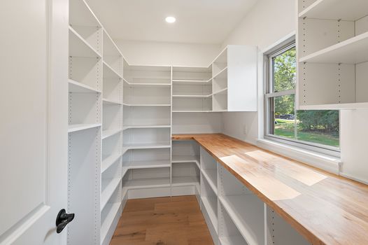 16-Pantry