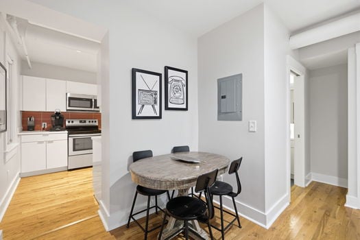 16-web-or-mls-15 W 15th St B3-16