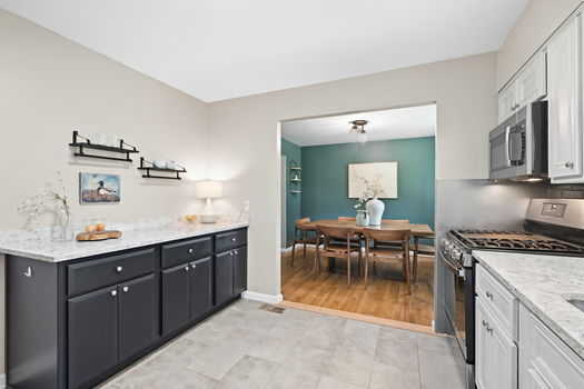 16-web-or-mls-979 Hilliard Dr-15