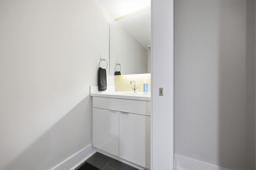 17-web-or-mls-15 W 15th St B3-17