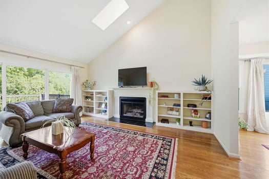 20-web-or-mls-6865 Fox Hill Ln-20