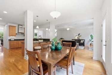 24-web-or-mls-6743 Woodland Reserve Ct-24