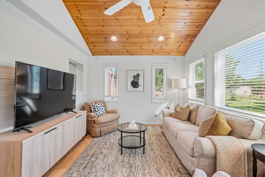 25-web-or-mls-7721 Naomi Ave-25