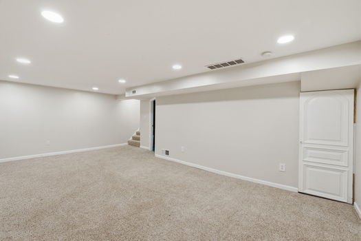 30-web-or-mls-7141 Bluecrest Dr-30