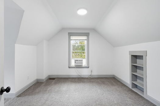 37-web-or-mls-1526 Marlowe Ave-37