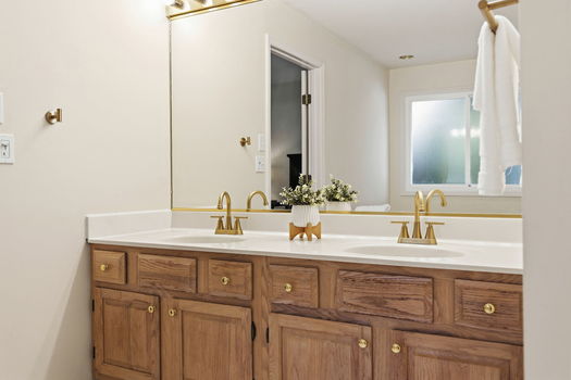 37-web-or-mls-6865 Fox Hill Ln-37