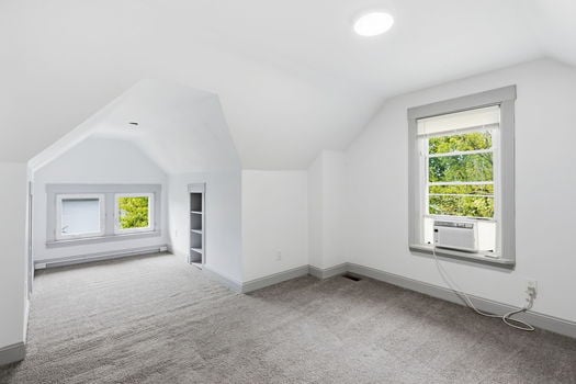 38-web-or-mls-1526 Marlowe Ave-38