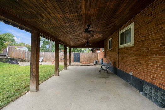 38-web-or-mls-7141 Bluecrest Dr-38