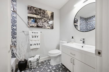 39-web-or-mls-208 Wade St-39