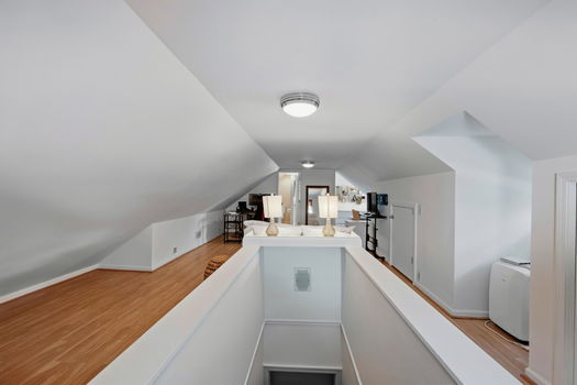 39-web-or-mls-7721 Naomi Ave-39