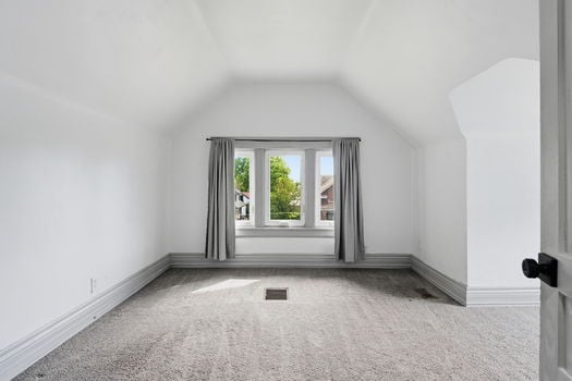 40-web-or-mls-1526 Marlowe Ave-40