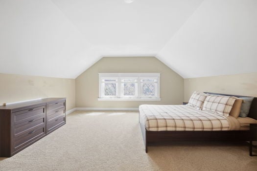 41-web-or-mls-2830 Madison Rd-41