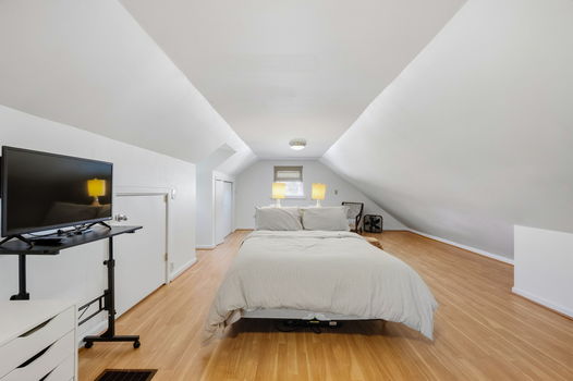 42-web-or-mls-7721 Naomi Ave-42