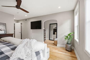 44-web-or-mls-208 Wade St-44
