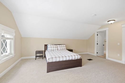 44-web-or-mls-2830 Madison Rd-44