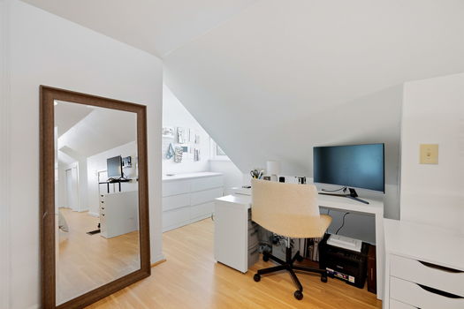 44-web-or-mls-7721 Naomi Ave-44