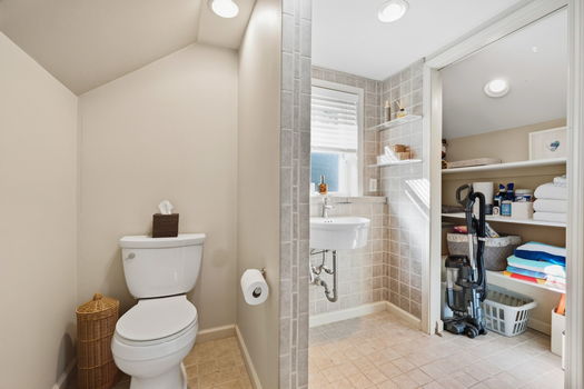 46-web-or-mls-7721 Naomi Ave-46