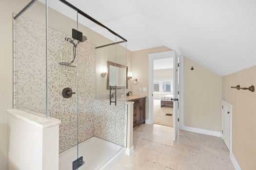 47-web-or-mls-2830 Madison Rd-47