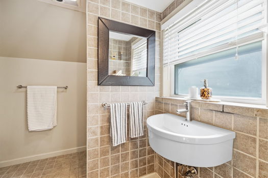 48-web-or-mls-7721 Naomi Ave-48