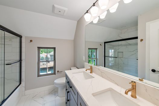 51-Hall Bath