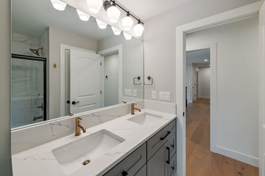 52-Hall Bath