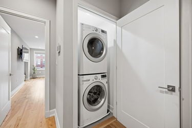 52-web-or-mls-208 Wade St-52