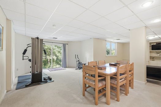 57-web-or-mls-6865 Fox Hill Ln-57