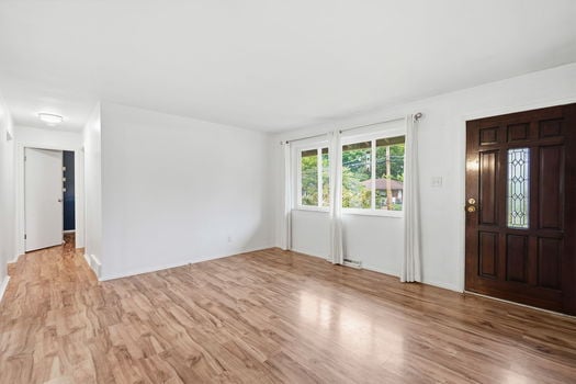 6-web-or-mls-7141 Bluecrest Dr-6