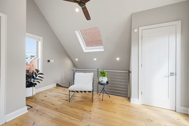 61-web-or-mls-208 Wade St-61