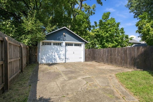61-web-or-mls-2830 Madison Rd-61