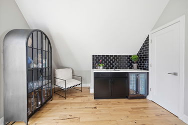 63-web-or-mls-208 Wade St-63