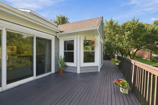 64-web-or-mls-6865 Fox Hill Ln-64