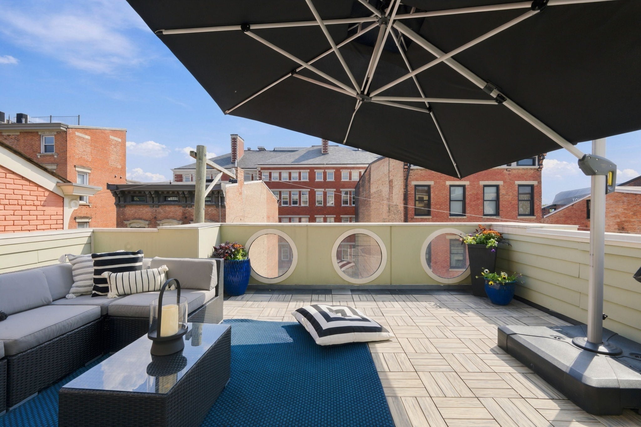 67-web-or-mls-208 Wade St-67