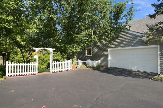 68-web-or-mls-6865 Fox Hill Ln-68