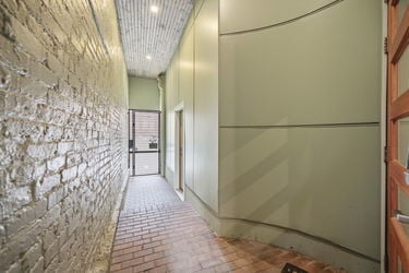 80-web-or-mls-208 Wade St-80