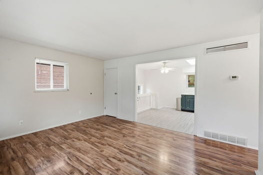 9-web-or-mls-7141 Bluecrest Dr-9