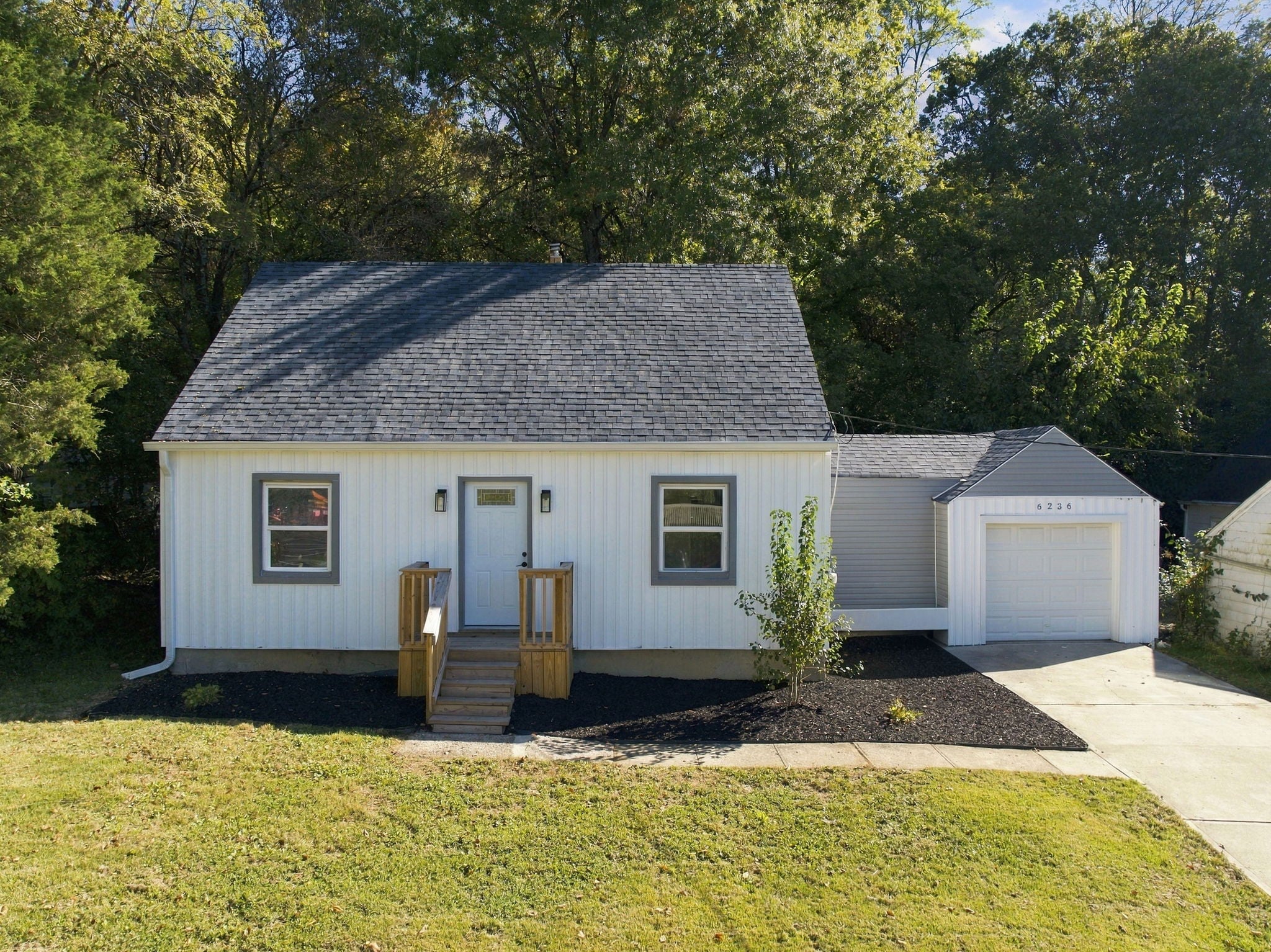1-web-or-mls-6236 Stewart Rd