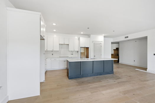 10-web-or-mls-739 Manhattan Blvd-10