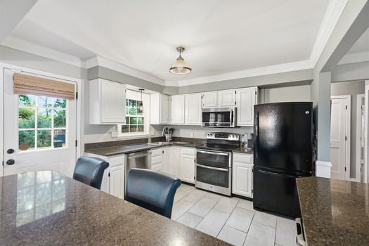 13-web-or-mls-6994 Mayfield Ave-13