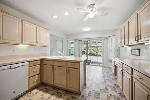 14-web-or-mls-105 Old Carriage Ct-14