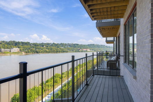 15-web-or-mls-739 Manhattan Blvd-15
