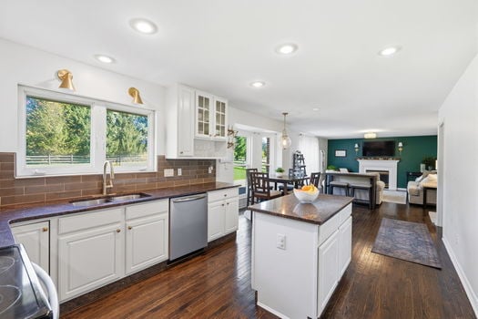 16-web-or-mls-5018 Midfield Rd-16