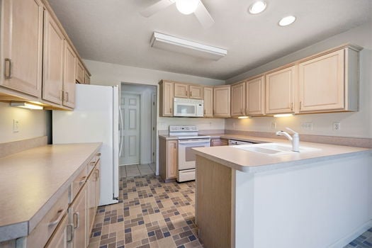 17-web-or-mls-105 Old Carriage Ct-17
