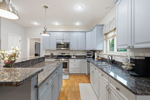 17-web-or-mls-8749 Charleston Woods Dr-18